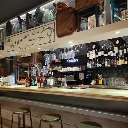 Oasis Backpackers' Hostel