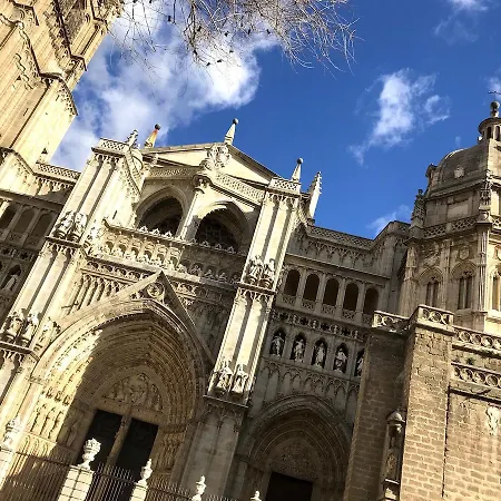 Oasis Backpackers' Hostel *