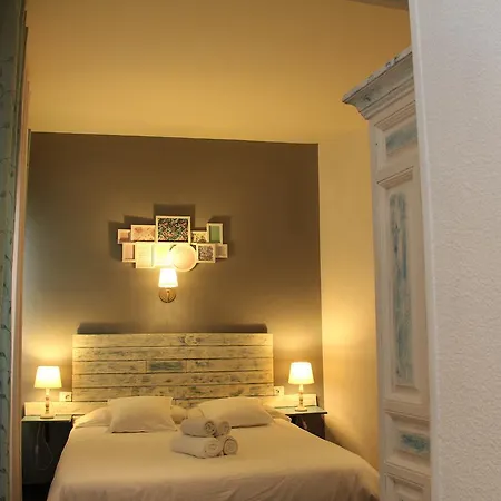 Oasis Backpackers' *