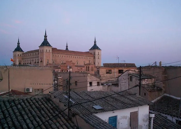 Oasis Backpackers' Albergue Toledo