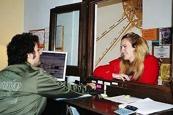 Oasis Backpackers' * Toledo