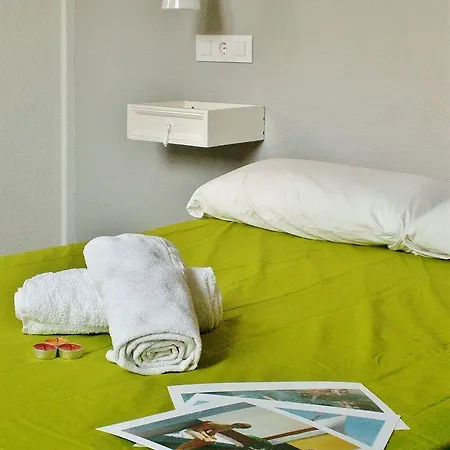 Oasis Backpackers' *