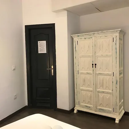 Oasis Backpackers' *