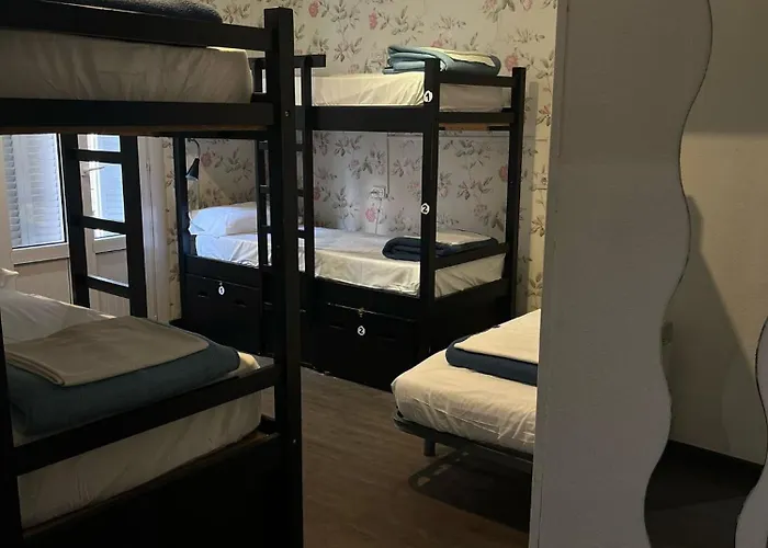 Oasis Backpackers' *