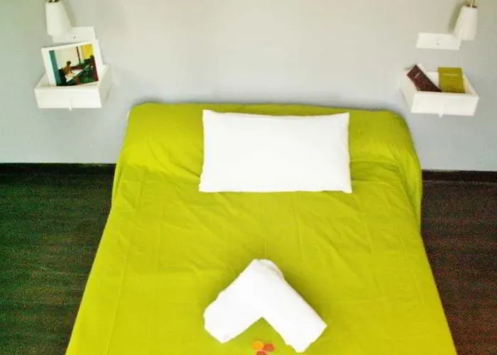 Oasis Backpackers' * Toledo