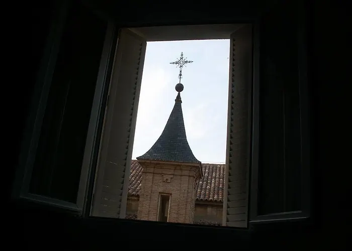 オアシス バックパッカーズ ホステル トレド